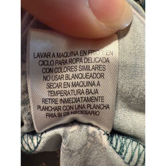 Eye Candy XLarge Floral Top - Picture 6 of 7